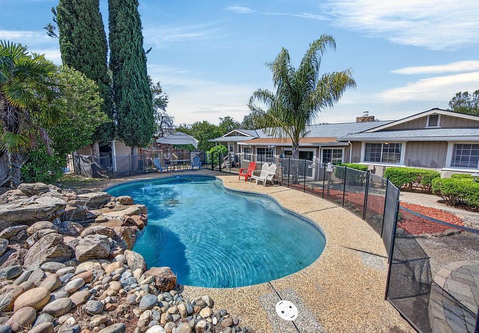 1st image of 3561 Eagle View Dr
