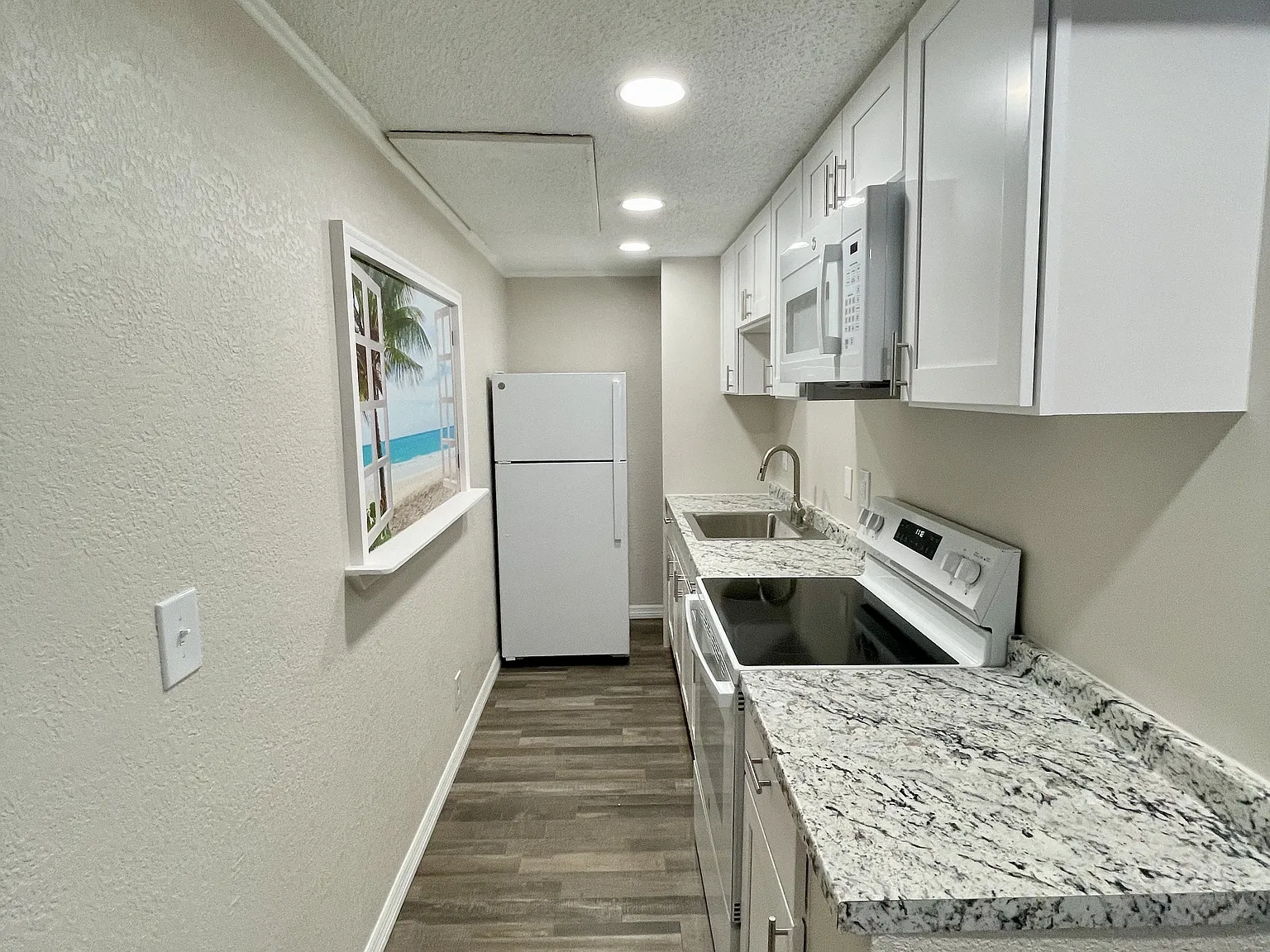 Camellia Court Apartments — Photo 3