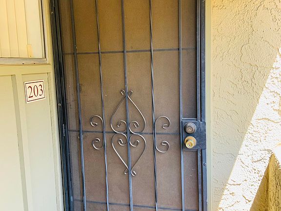3rd image of 1701 W Tuckey Ln Unit 203