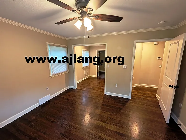 7806 Newton St — Photo 4