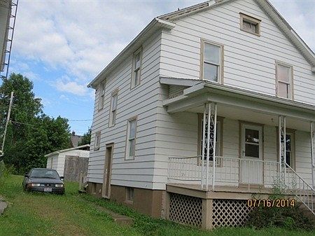 4th image of 133 Stewart Ave S