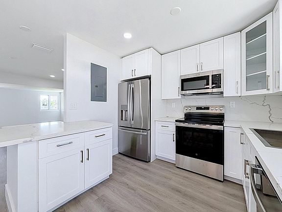 4th image of 1441 SW 1ST Terrace