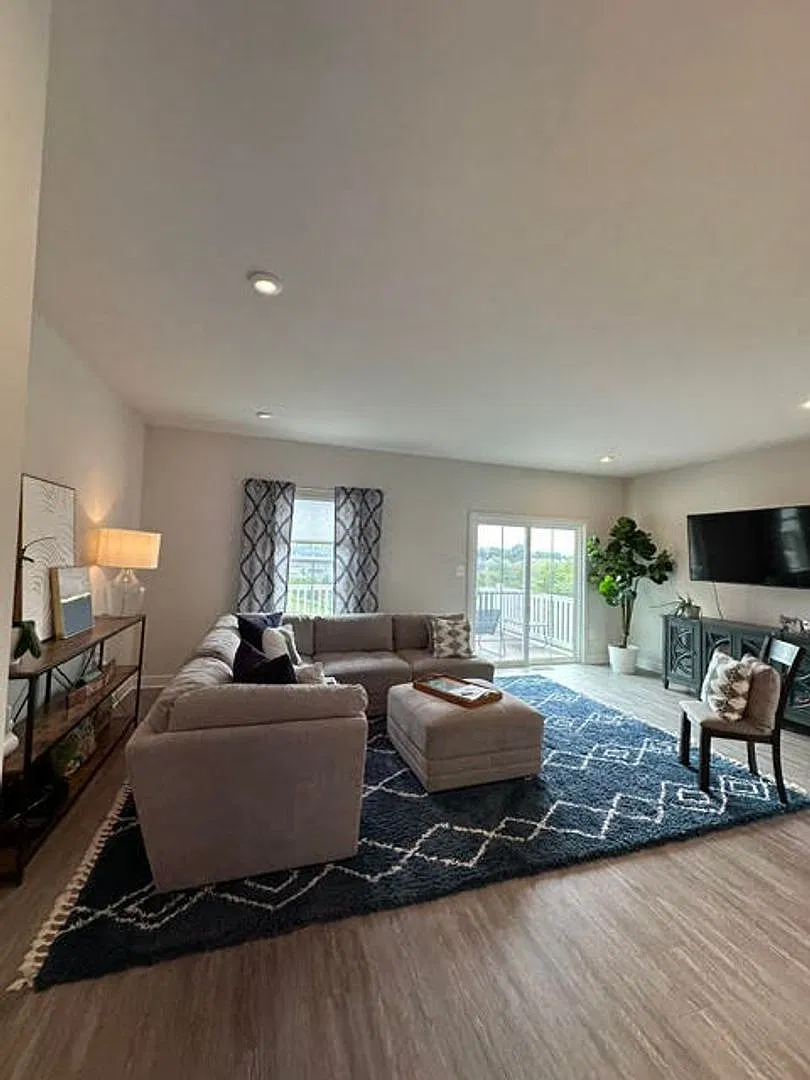 Community Living in Lake Frederick — Photo 4