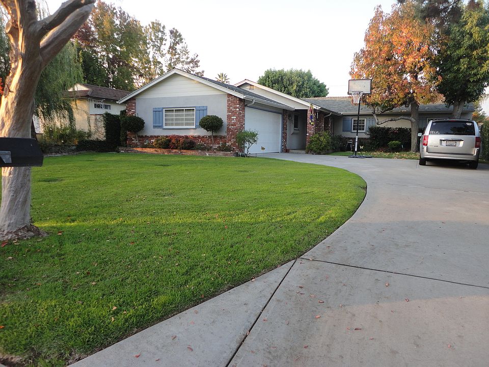 1st image of 423 Rosemarie Dr