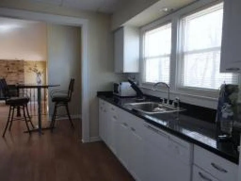 44 Evergreen Ave — Photo 6