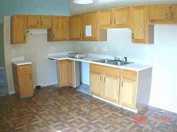 3rd image of 8928 Oakwood Pl