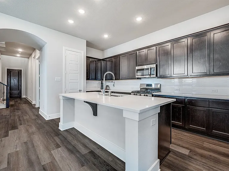 4713 Honeysuckle Ct — Photo 6