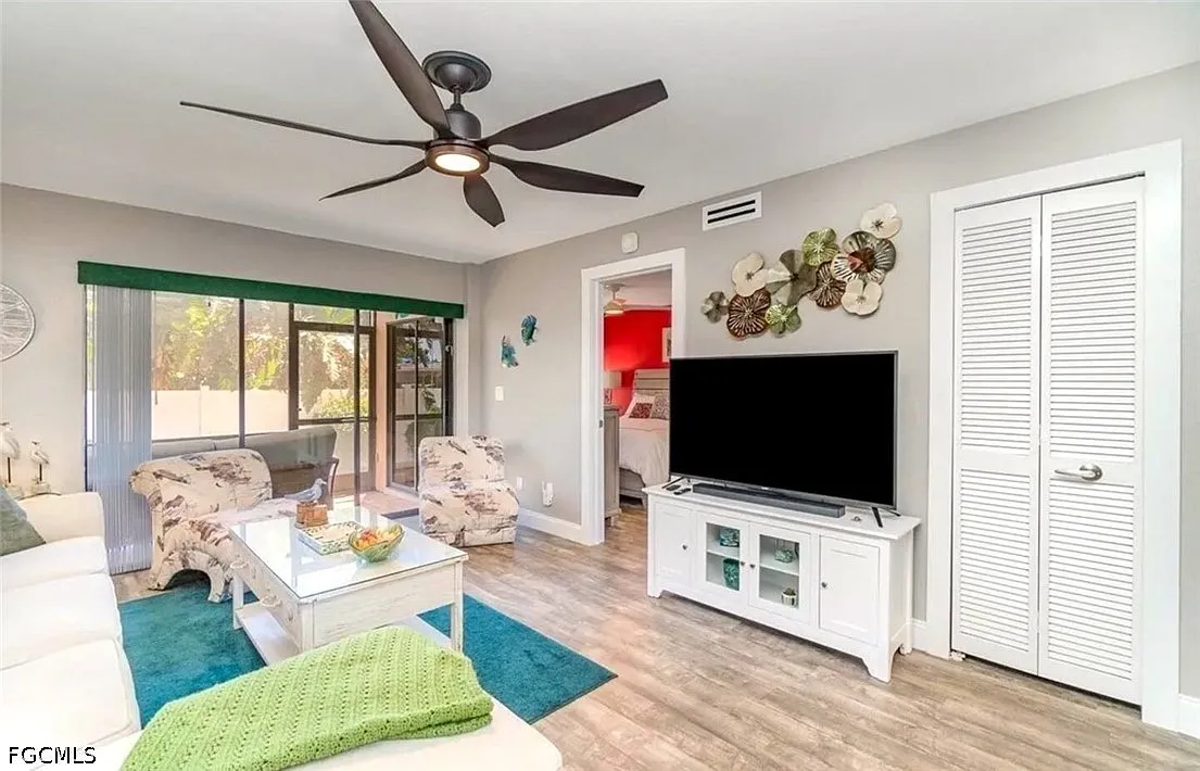 2 bed, 2.0 bath, 907 sqft, $3,500 — Photo 4