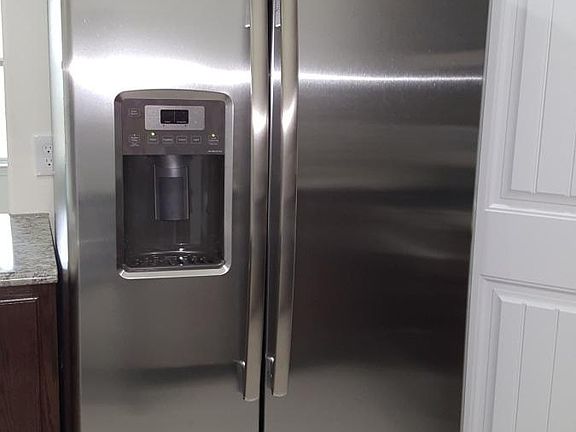 2nd image of 19 Kennedy Ct #1