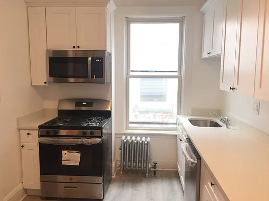 Rented by NY Space Finders Inc. | media 11