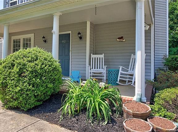 2nd image of 442 Mables Ct