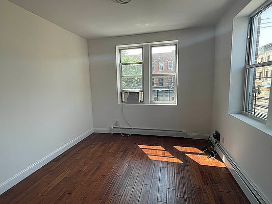 3rd image of 28-59 45th St #2B