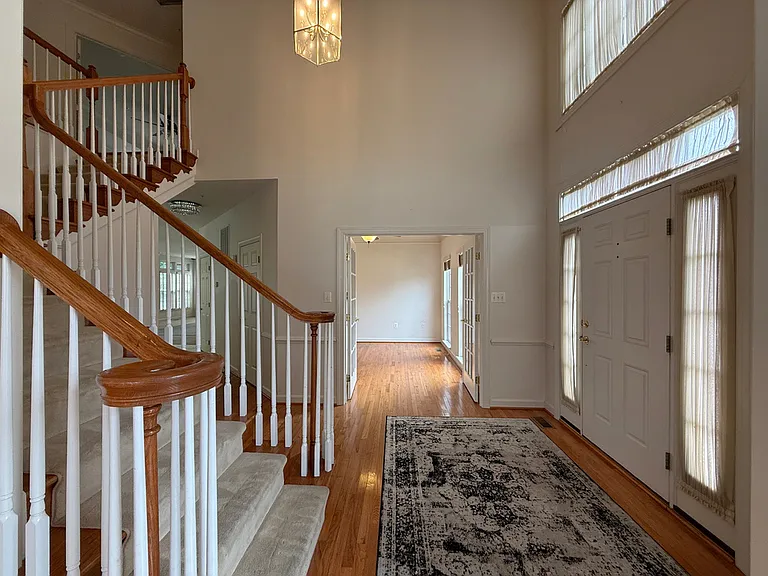 4415 Medallion Dr — Photo 2