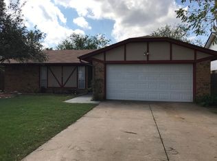 10416 Hollyhead Way, Yukon, OK 73099