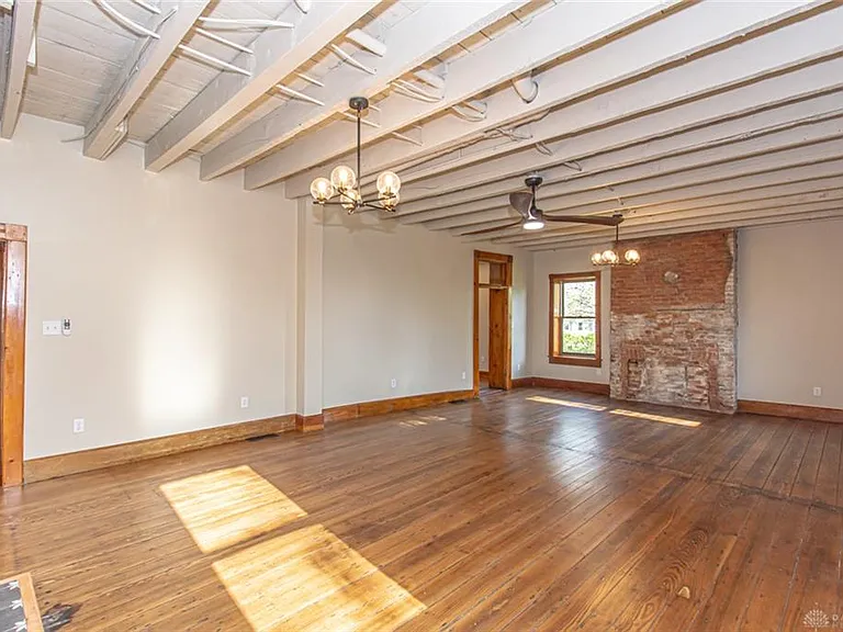 117 Montgomery Ave — Photo 14
