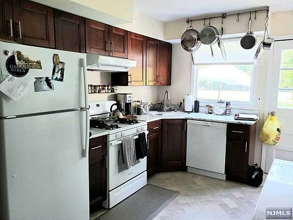 5th image of 9 Glenn Ct #B