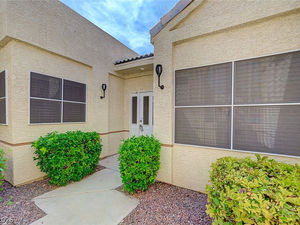 1st image of 461 Purple Finch Dr