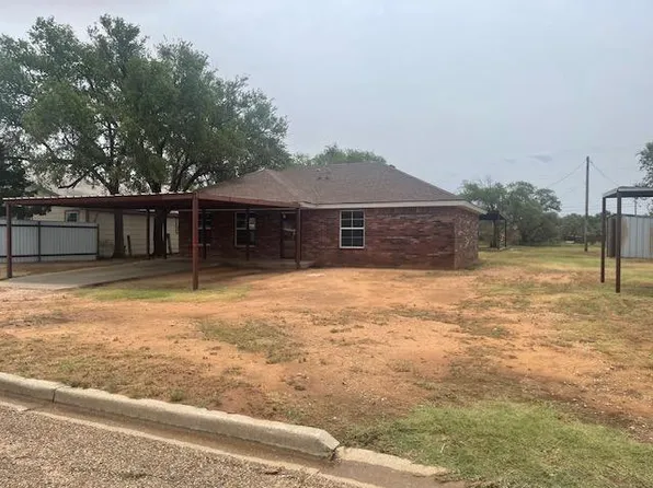 1721 S 7th St, Tahoka, TX 79373