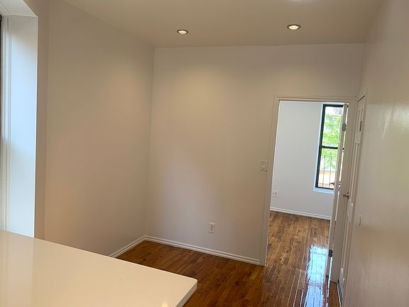 5th image of 717 9th Ave APT 5D