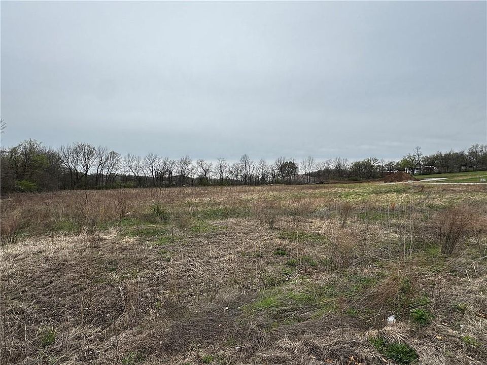 1st image of 8 Cowgirl Ln