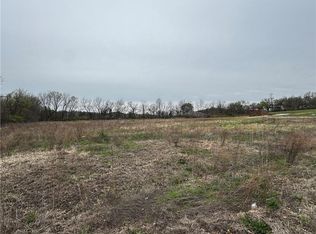 8 Cowgirl Ln, Richmond, MO 64085