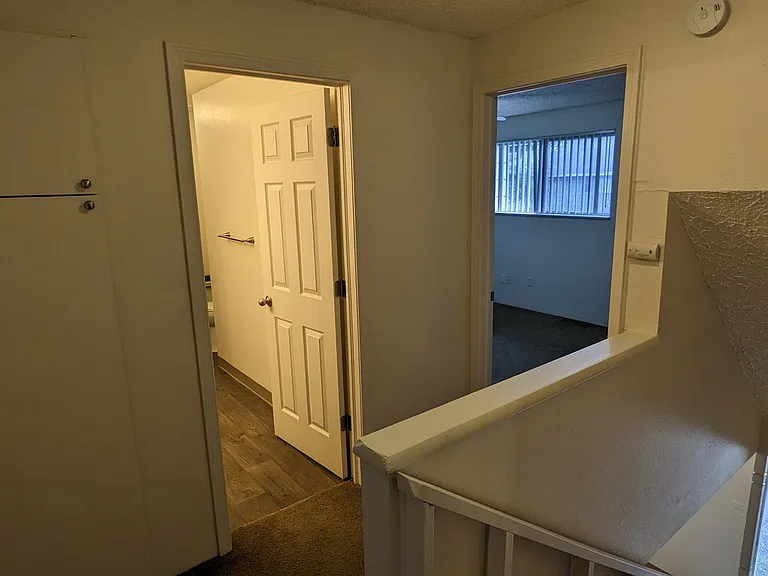 Royal Crest Townhomes — Photo 118