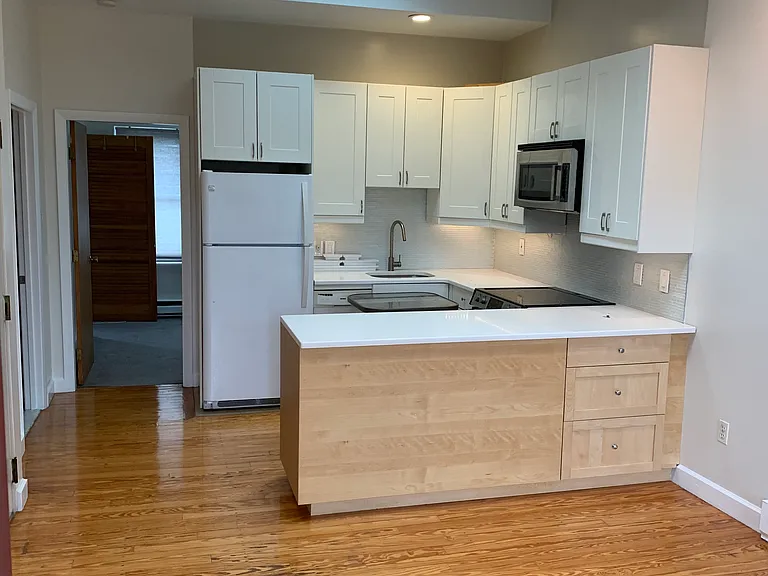 38 Williams St #D — Photo 12