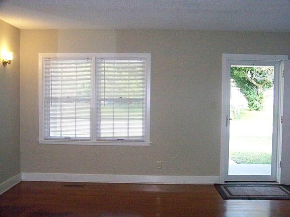 4th image of 304 Fairmont Ave