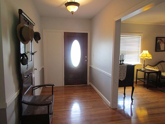 3rd image of 704 N 18th St