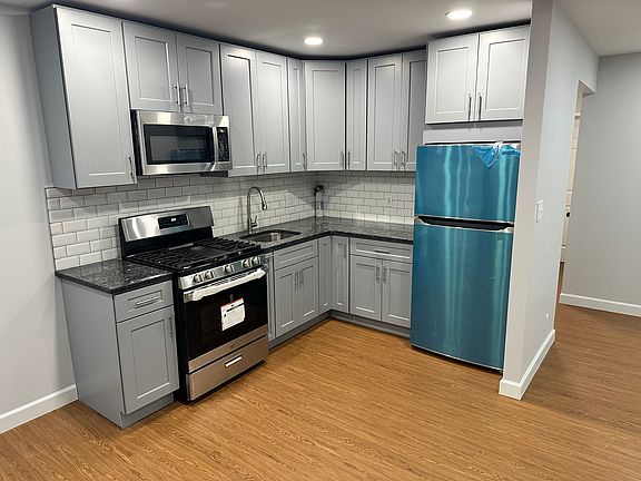 4th image of 10111 Avenue J #1