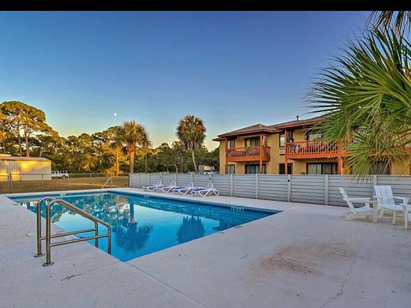 2nd image of 300 Cain Rd #320