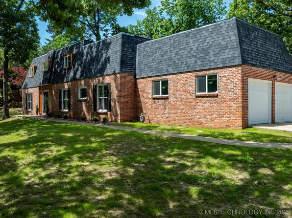 2936 Ridge Rd, Bartlesville, OK 74006