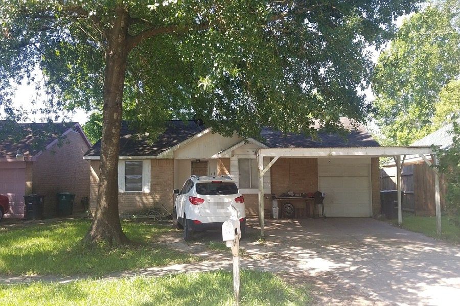 1st image of 6434 Sandy Oaks Dr