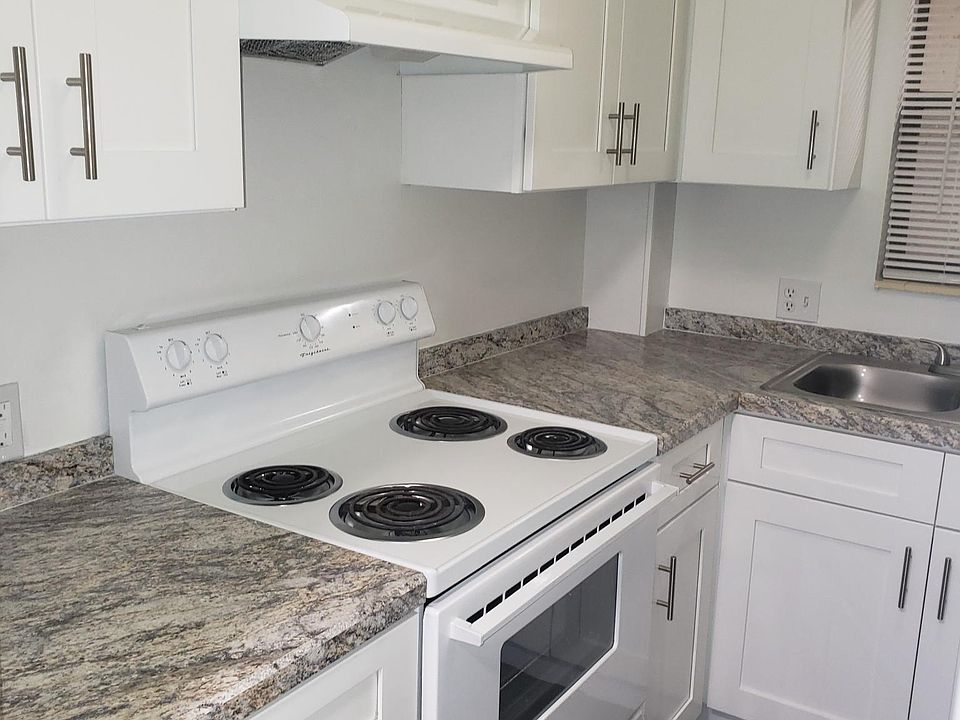 2nd image of 2790 Saint Johns Ave #A