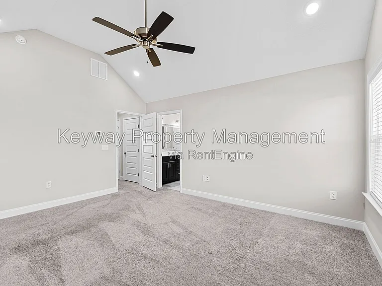 716 Bronze Way — Photo 17