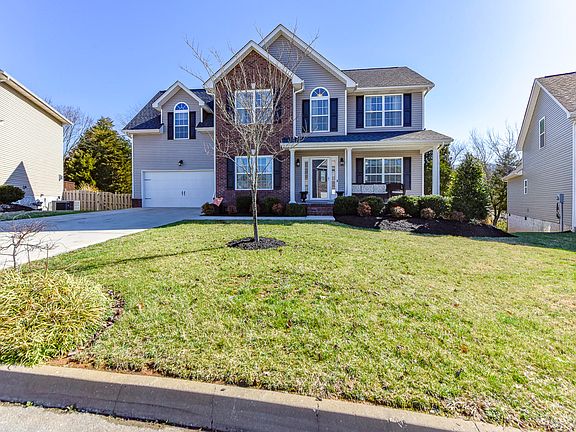 2nd image of 1534 Chariot Ln