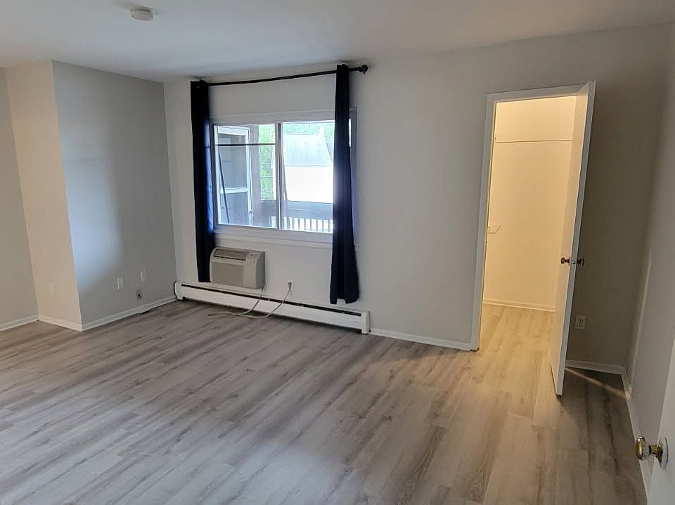 2nd image of 154 Cold Spring Rd APT 88