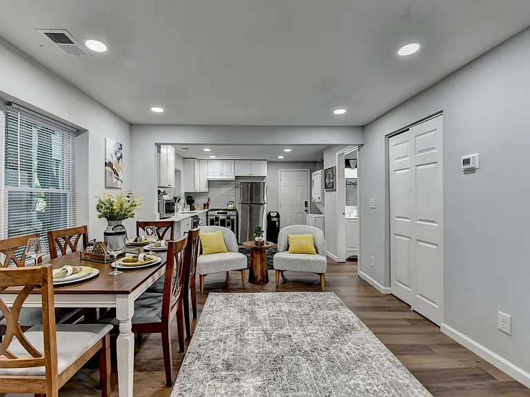 175 Burbank Dr NW #B — Photo 10