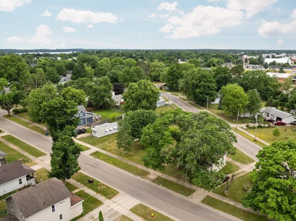1021 Cotey St, Cadillac, MI 49601