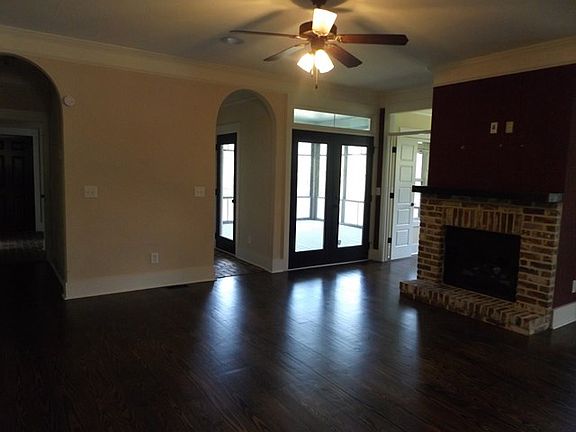2nd image of 200 Chestnut Brown Ct
