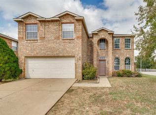 901 Carthage Way, Arlington, TX 76017