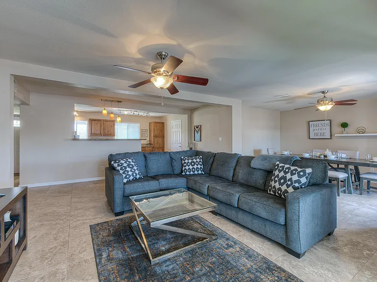 8031 E Oak St — Photo 4