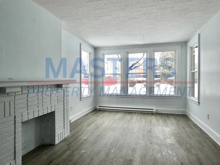425 Boston Pl — Photo 2
