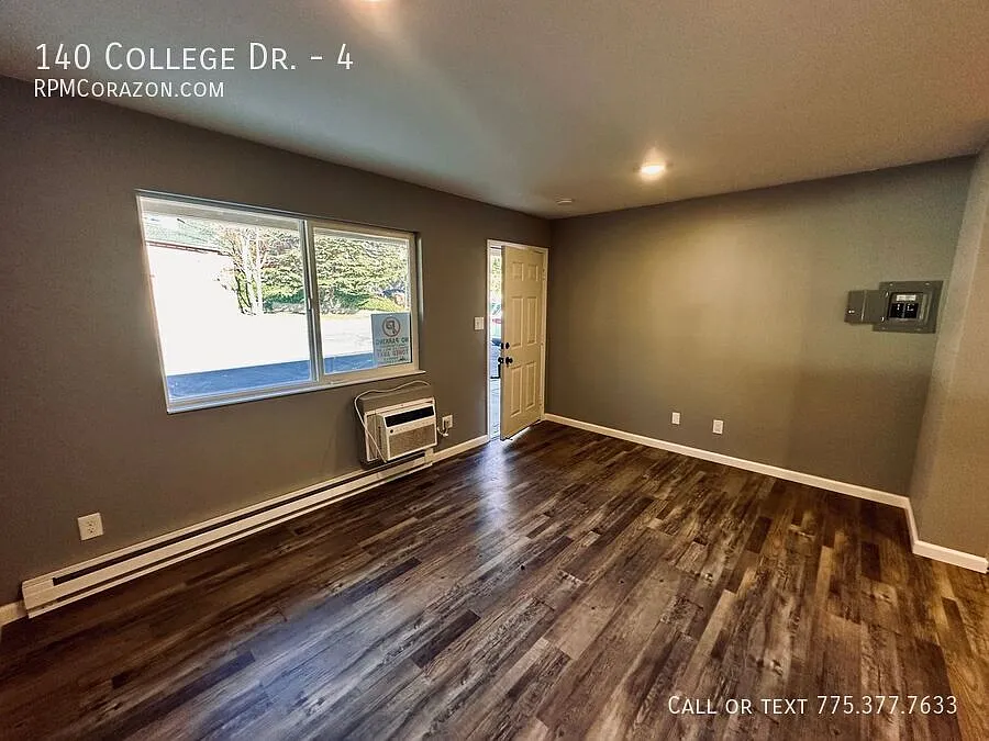 Building Photo - 140 College Dr #4