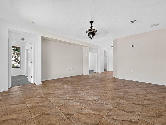 3rd image of 1448 W Summer Poppy Dr