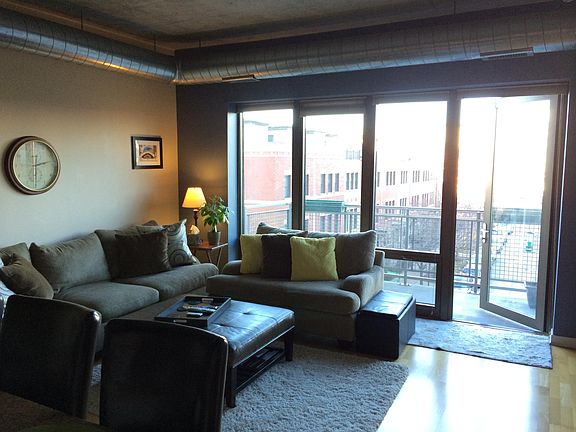 5th image of 1000 N Kingsbury St APT 609