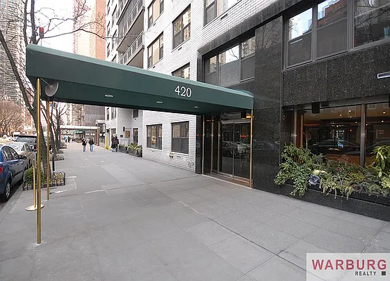 Sold by Warburg | media 13
