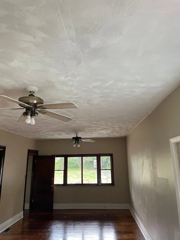 3 bed, 1.0 bath, 800 sqft, $1,450 — Photo 3