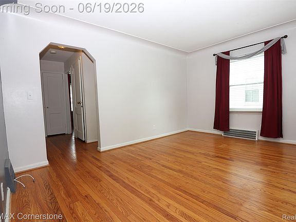 4th image of 4011 Mildred St