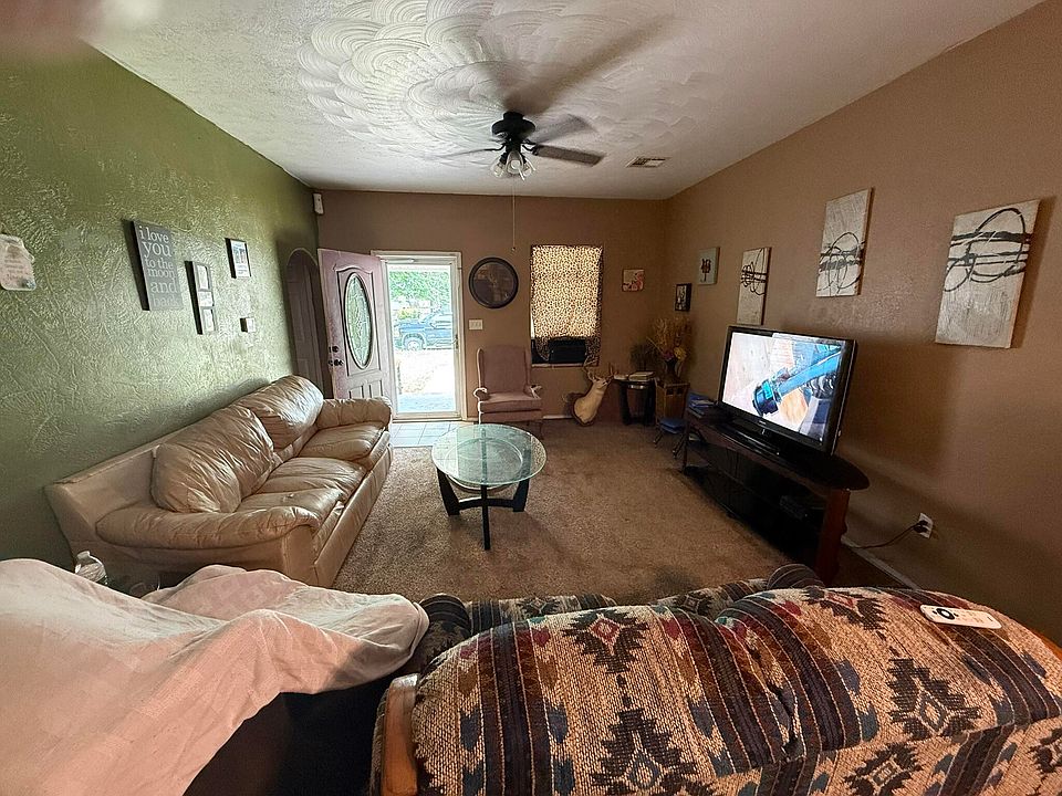 2nd image of 303 G St NE